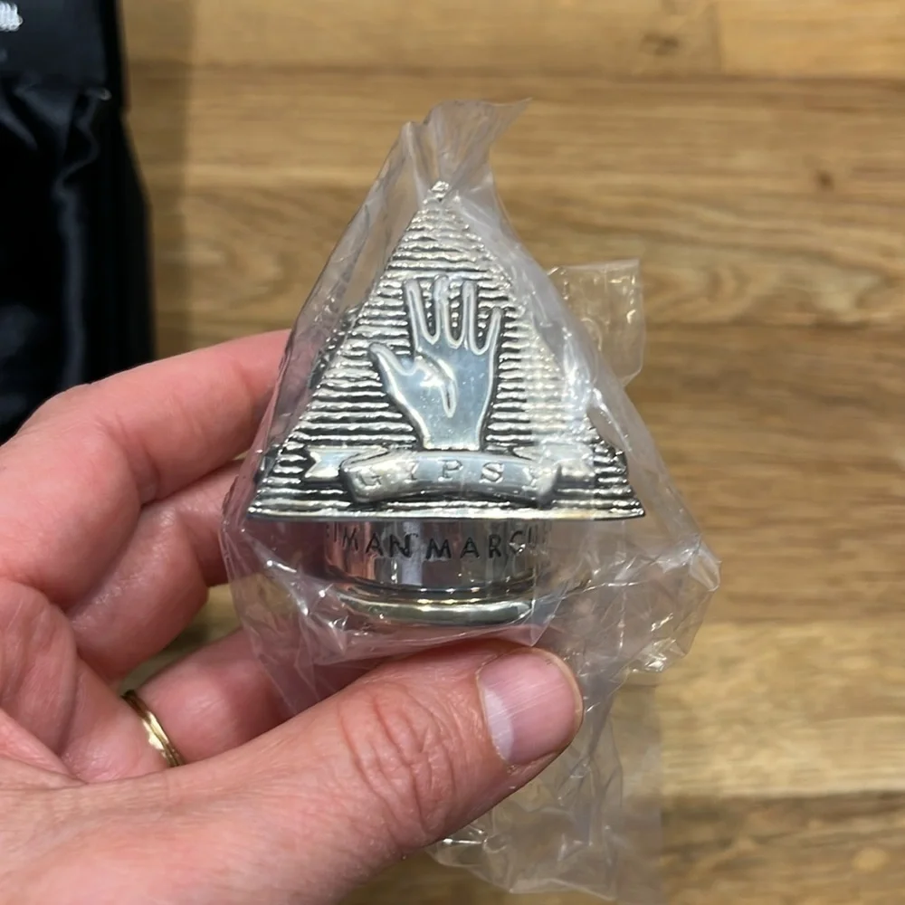 NEW Neiman Marcus 2002 Silver Tone Pyramid Bottle Stopper in Black Velvet Box